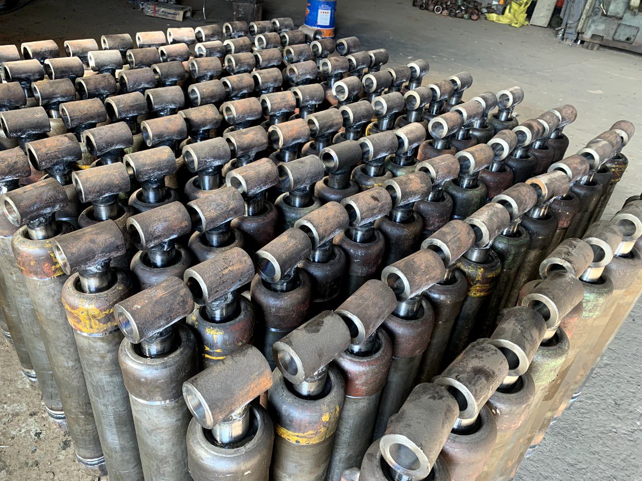 پیشگام در ساخت جک هیدرولیک صنعتی در یزد